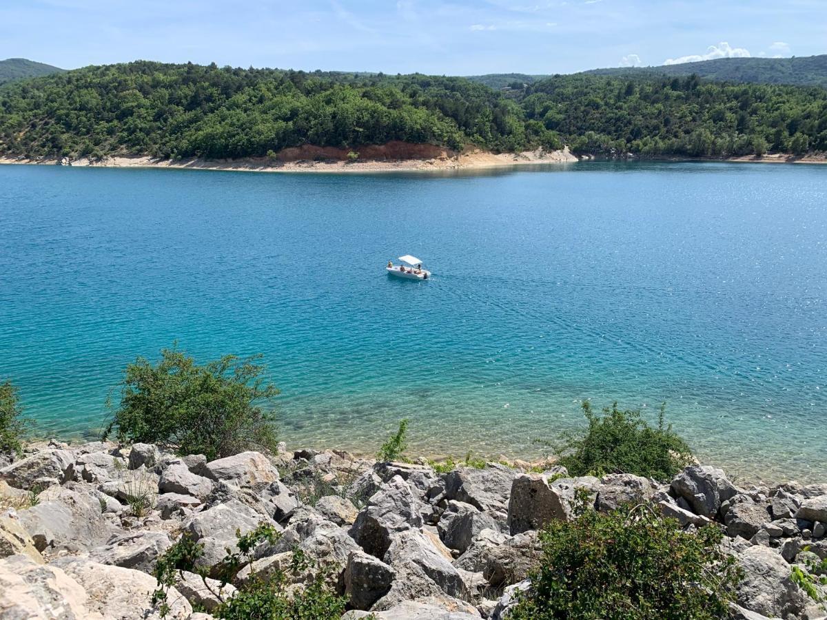 coin de paradis le repos des chênes Régusse Exterior foto